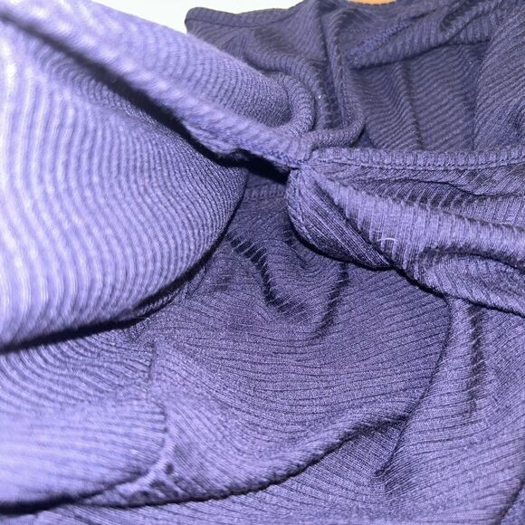 Cold shoulder v neck baby blouse size meduim - Picture 6 of 6